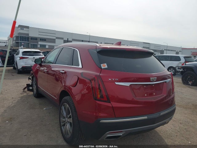 2021 CADILLAC XT5 1GYKNCRS6MZ196246 Photo 2