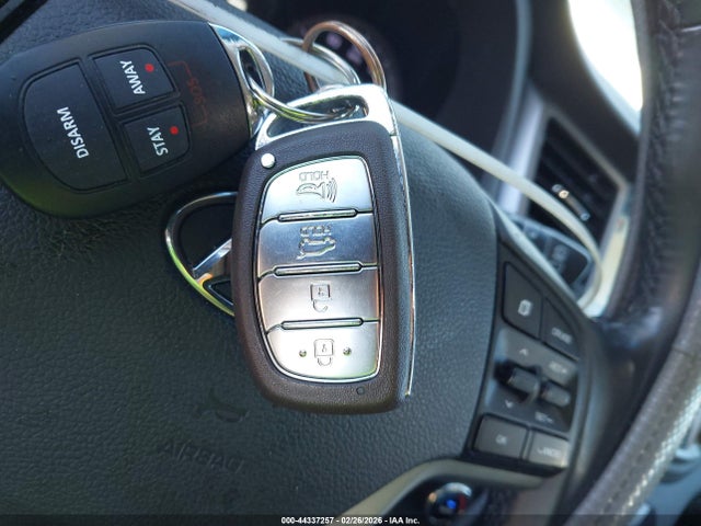 KM8J3CA26GU250936 Hyundai Tucson Limited