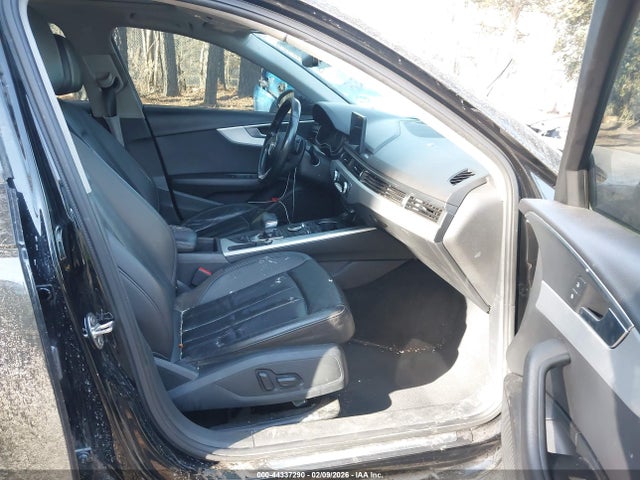 2017 AUDI A4 WAUGNAF44HN058883 Photo 4