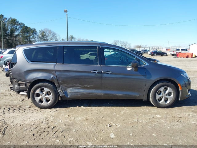 Aukcja sprzedaży 2017 Chrysler Pacifica Touring-l Plus, vin: 2C4RC1EG0HR577574, numer aukcji: 44337333