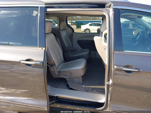 Aukcja sprzedaży 2017 Chrysler Pacifica Touring-l Plus, vin: 2C4RC1EG0HR577574, numer aukcji: 44337333