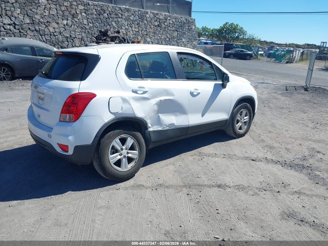 Chevrolet TRAX LS 2018 KL7CJNSB3JB605252 Image 4