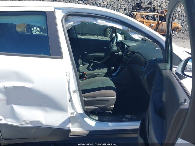 Chevrolet TRAX LS 2018 KL7CJNSB3JB605252 Image 5