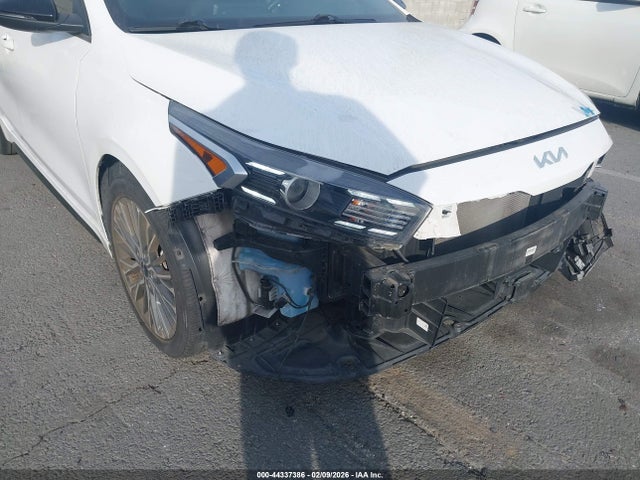 3KPF54AD4NE436997 KIA Forte Gt-line
