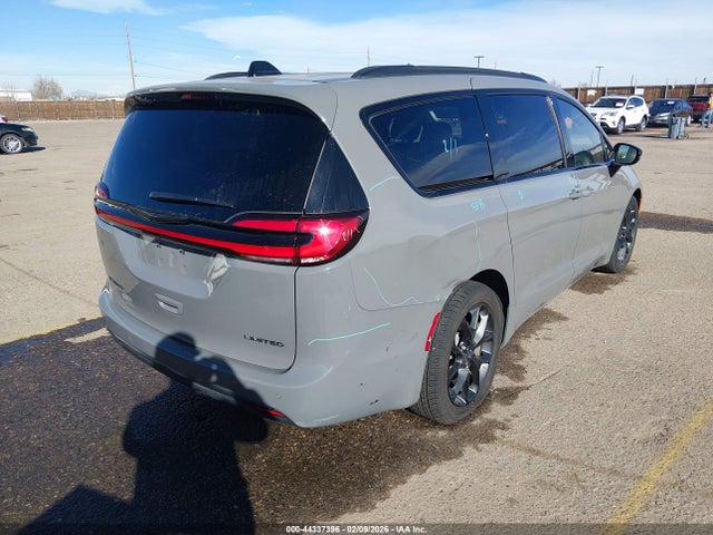 Chrysler Pacifica Limited 2025 2C4RC1GG6SR552571 Image 4