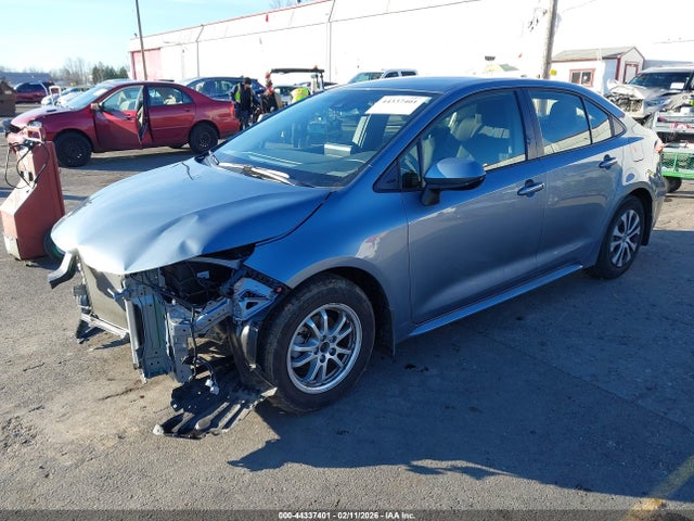 Toyota Corolla Hybrid Le 2022 JTDEAMDE2NJ053266 Image 2
