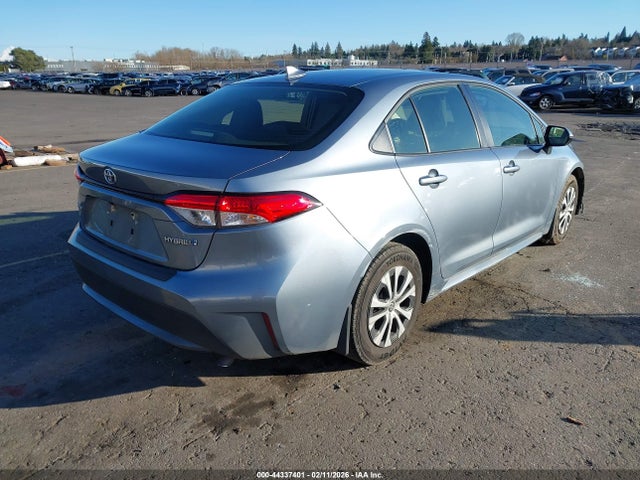 Toyota Corolla Hybrid Le 2022 JTDEAMDE2NJ053266 Image 4