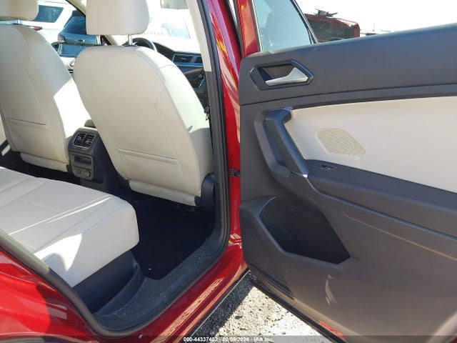 Продажа на аукционе авто 2018 Volkswagen Tiguan 2.0t Se/2.0t Sel, vin: 3VV2B7AX9JM029567, номер лота: 44337402
