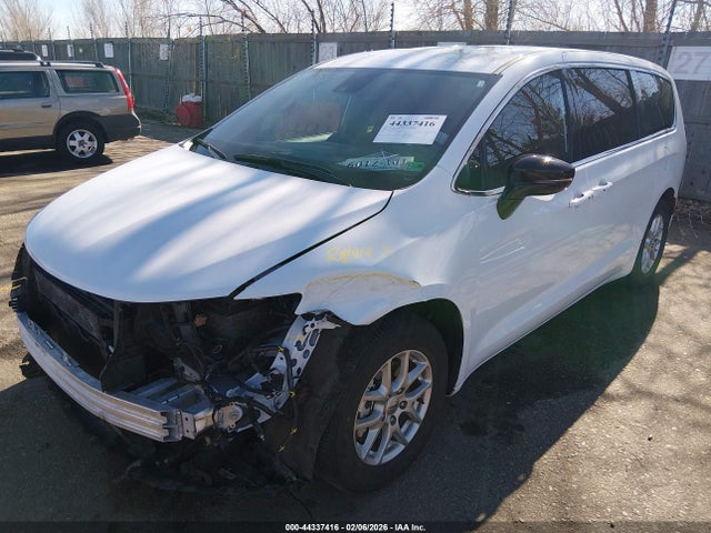 Chrysler Pacifica Select 2025 2C4RC1BG3SR545598 Image 2