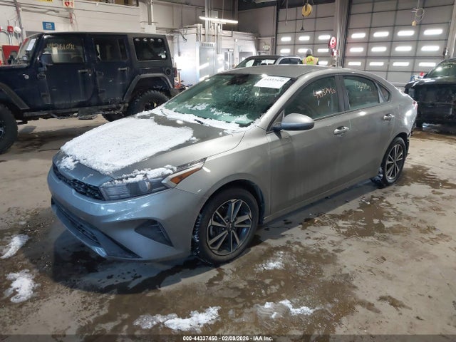 KIA Forte Lxs 2023 3KPF24AD2PE609573 Image 2