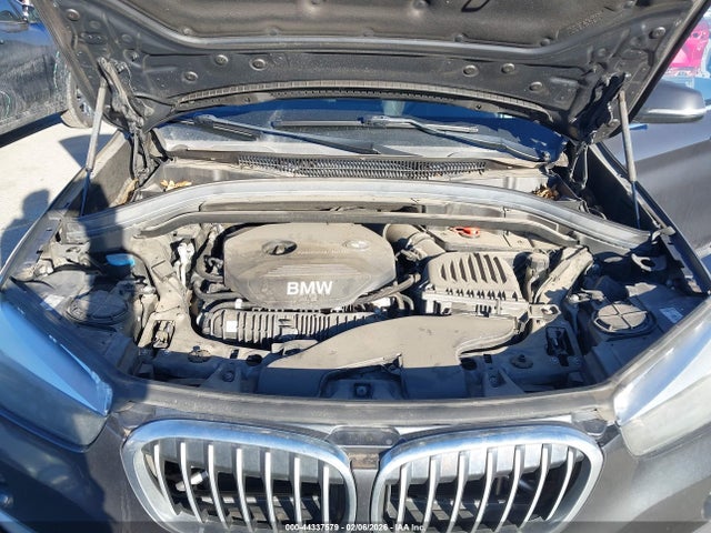 2018 BMW X1 WBXHT3C36J5L28824 Photo 9