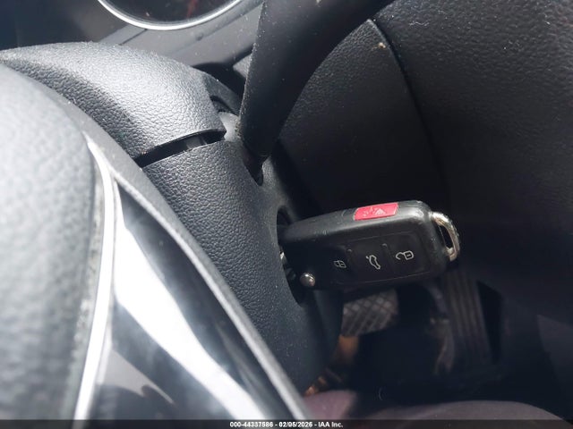 Продажа на аукционе авто 2015 Volkswagen Jetta 2.0l S, vin: 3VW2K7AJ0FM315449, номер лота: 44337586