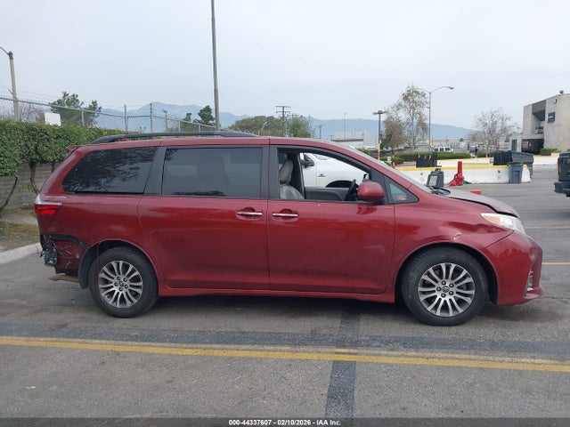 Продажа на аукционе авто 2019 Toyota Sienna Xle 8 Passenger, vin: 5TDYZ3DC6KS017142, номер лота: 44337607