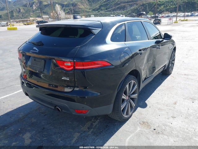 2017 JAGUAR F-PACE SADCK2BV8HA079357 Photo 3