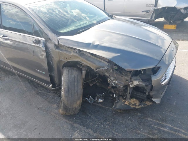 3FA6P0LU7ER392749 Ford Fusion Hybrid Se