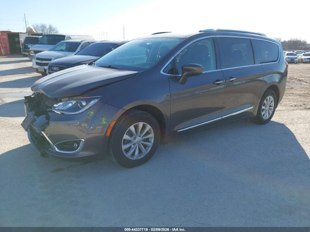 Продажа на аукционе авто 2019 Chrysler Pacifica Touring L, vin: 2C4RC1BGXKR531522, номер лота: 44337719