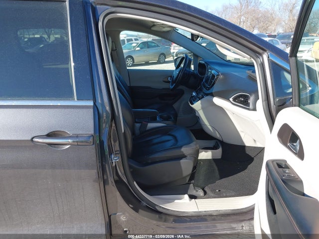 Продажа на аукционе авто 2019 Chrysler Pacifica Touring L, vin: 2C4RC1BGXKR531522, номер лота: 44337719