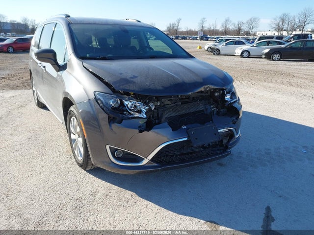 Продажа на аукционе авто 2019 Chrysler Pacifica Touring L, vin: 2C4RC1BGXKR531522, номер лота: 44337719