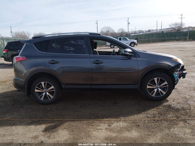 JTMWFREV1HJ120932 Toyota Rav4 Xle