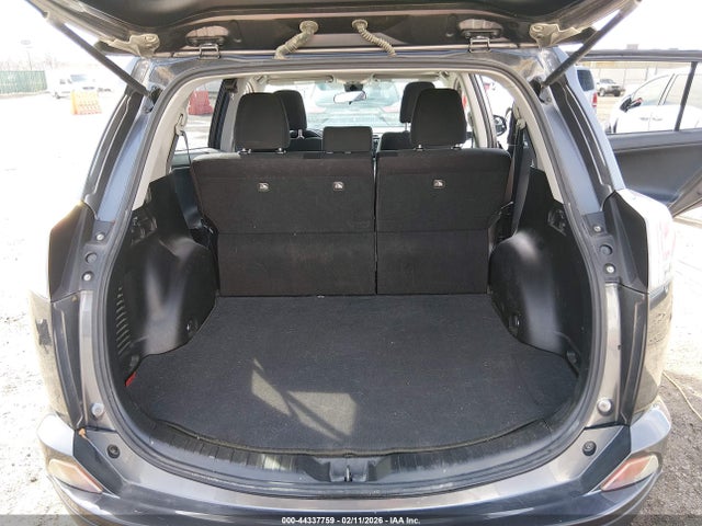 JTMWFREV1HJ120932 Toyota Rav4 Xle