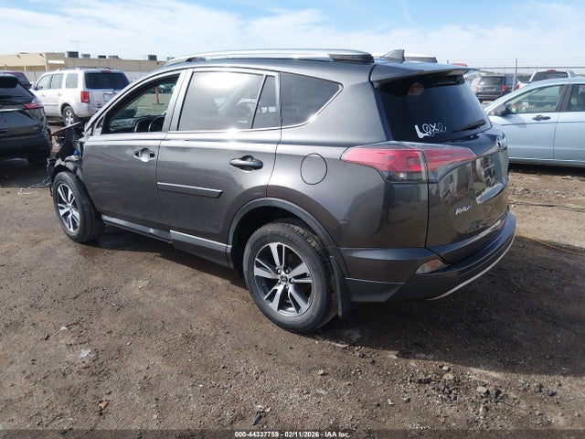 2017 TOYOTA RAV4 JTMWFREV1HJ120932 Photo 2