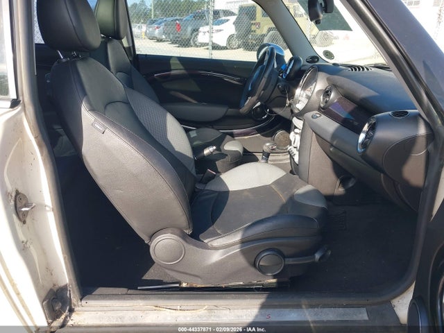 2010 MINI COOPER S CLUBMAN WMWMM3C57ATP94569 Photo 4