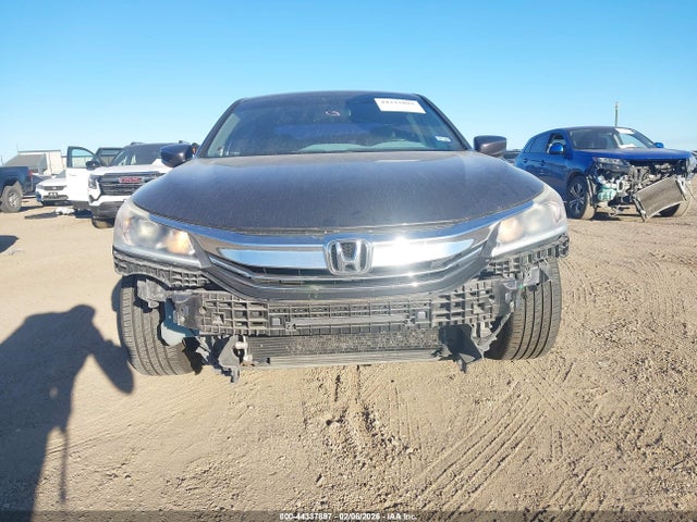 1HGCR2F37HA231145 Honda ACCORD LX