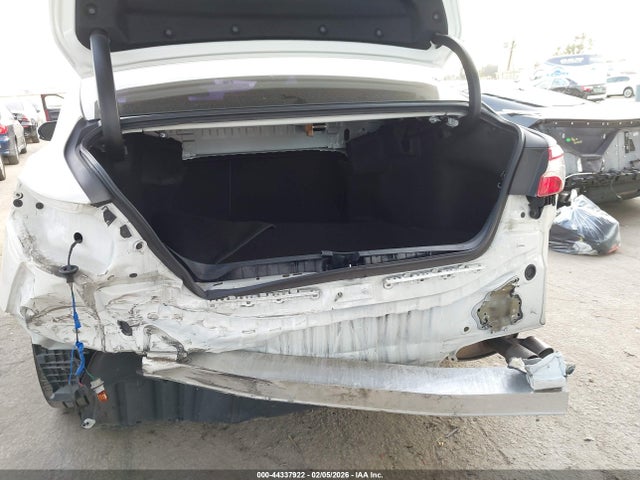 4T1B11HK4KU840677 Toyota CAMRY SE