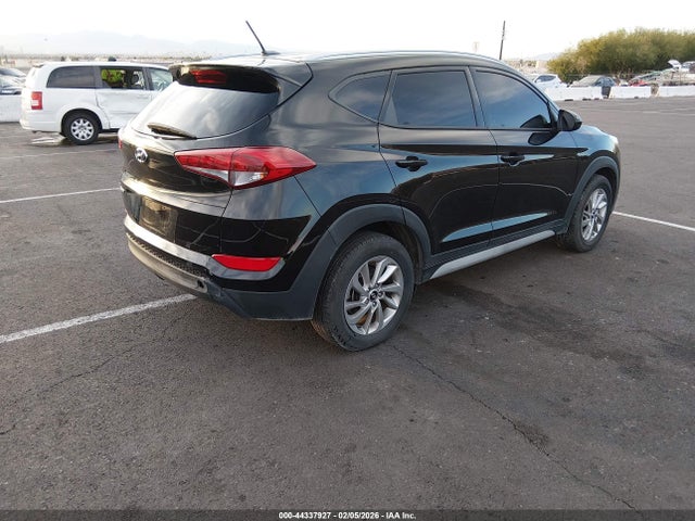 KM8J33A44HU508633 Hyundai TUCSON SE