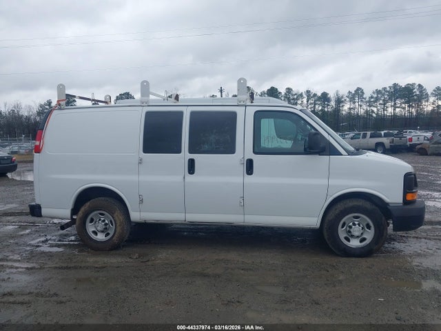 Chevrolet Express 2500 Work Van 2016 1GCWGAFF8G1276809 Image 13