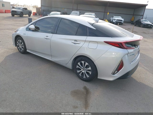 2020 TOYOTA PRIUS PRIME JTDKARFP8L3140962 Photo 2