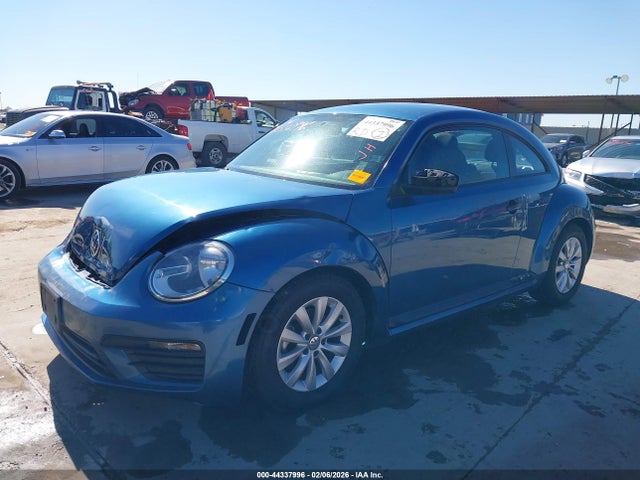 2018 VOLKSWAGEN BEETLE 3VWFD7AT4JM709722 Photo 1