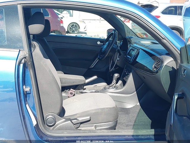 2018 VOLKSWAGEN BEETLE 3VWFD7AT4JM709722 Photo 4