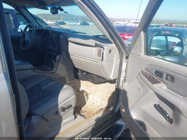 44338023 :رقم المزاد ، 1GKFK66U43J331572 vin ، 2003 Gmc Yukon Xl 1500 Denali مزاد بيع