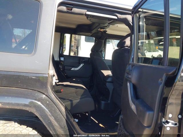 1C4BJWEG0FL651778 Jeep Wrangler Unlimited Sahara