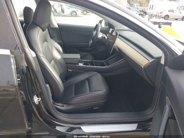 2018 TESLA MODEL 3 5YJ3E1EB3JF178776 Photo 4