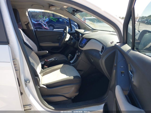 3GNCJKSB7KL284082 Chevrolet TRAX LS