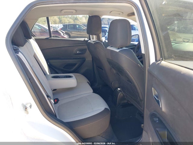 3GNCJKSB7KL284082 Chevrolet TRAX LS