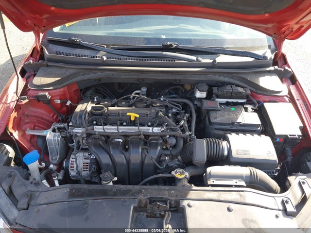5NPD84LF8JH230973 Hyundai ELANTRA SEL