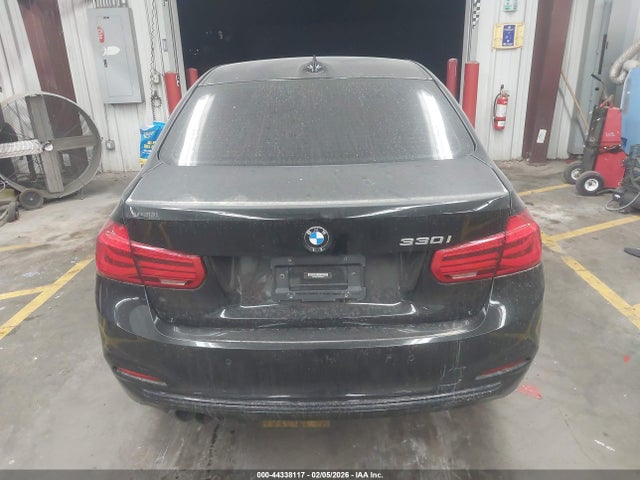 WBA8B9C36HK885308 BMW 330I
