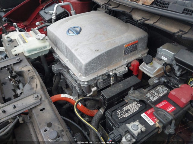 1N4AZ0CPXEC332493 Nissan LEAF S