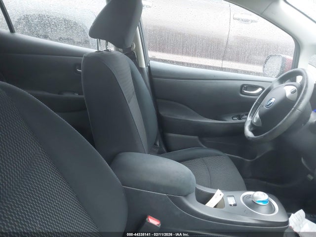 1N4AZ0CPXEC332493 Nissan LEAF S