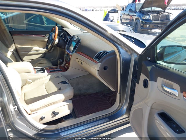 2011 CHRYSLER 300C 2C3CA6CTXBH580749 Photo 4
