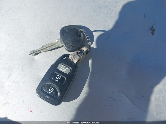 5NPD84LF0HH004176 Hyundai ELANTRA SE