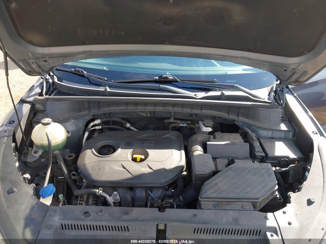 KM8J33A48GU027959 Hyundai TUCSON SE