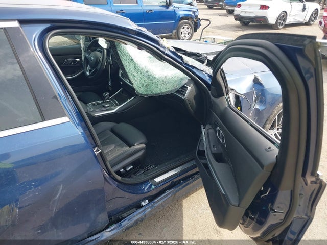 2021 BMW 330I 3MW5R1J04M8C02817 Photo 4