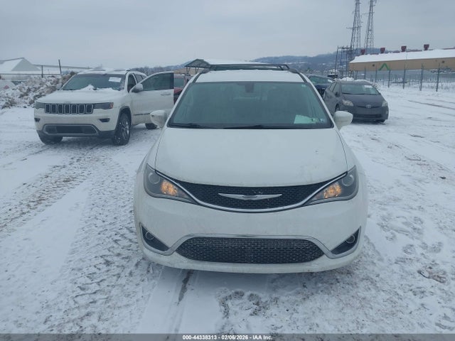 Продаж на аукціоні авто 2017 Chrysler Pacifica Touring-l, vin: 2C4RC1BG1HR691992, номер лоту: 44338313