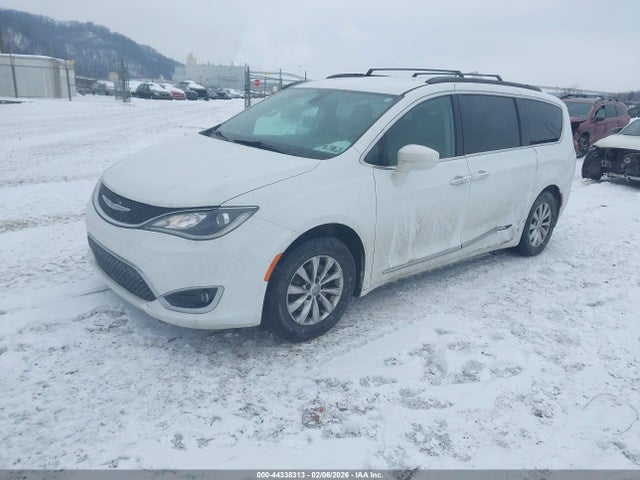 Продаж на аукціоні авто 2017 Chrysler Pacifica Touring-l, vin: 2C4RC1BG1HR691992, номер лоту: 44338313
