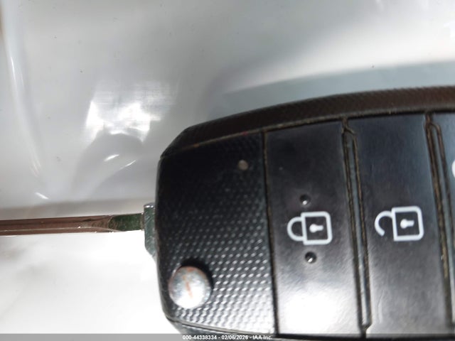 KIA SEDONA LX 2016 KNDMB5C19G6093444 Image 11