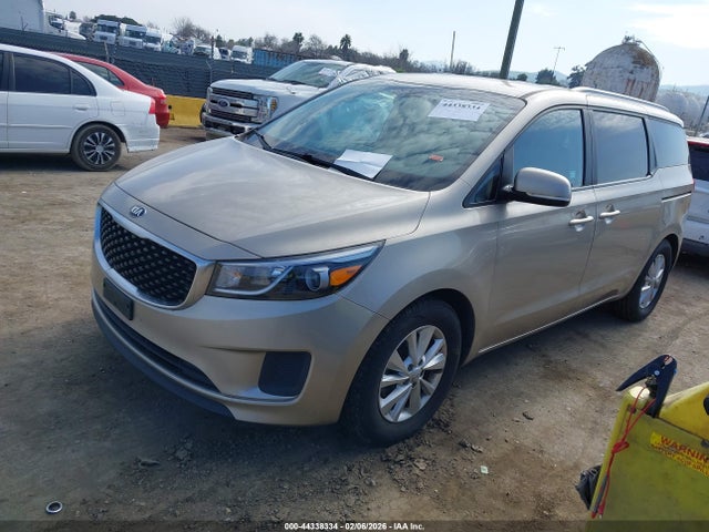 KIA SEDONA LX 2016 KNDMB5C19G6093444 Image 2